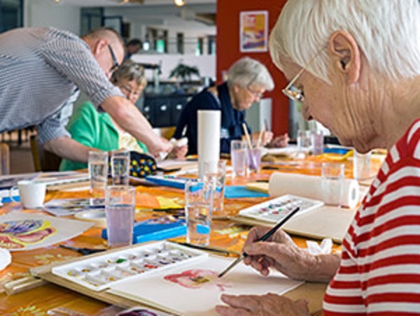 The Many Benefits of Art Therapy for Seniors