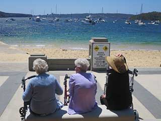 Balmoral Beach Day for Arcare Glenhaven Residents