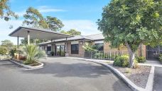 Bupa-Aged-Care-Kempsey-front-entrance-with-tree-and-sky