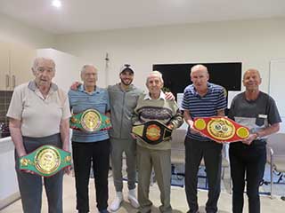 Arcare Cragieburn's Boxing Club Enjoy Training with Commonwealth Champion